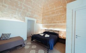Le Dimore Nel Cortile Con Patio E Parcheggio Privato